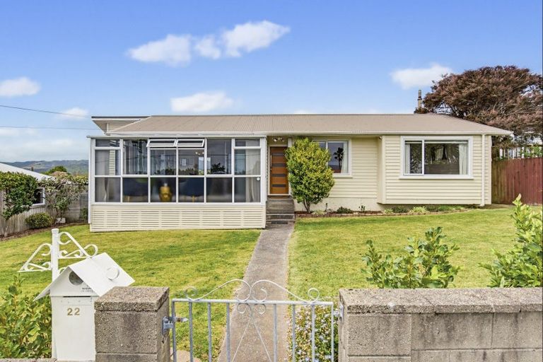 Photo of property in 22 Gray Avenue, Paraparaumu Beach, Paraparaumu, 5032