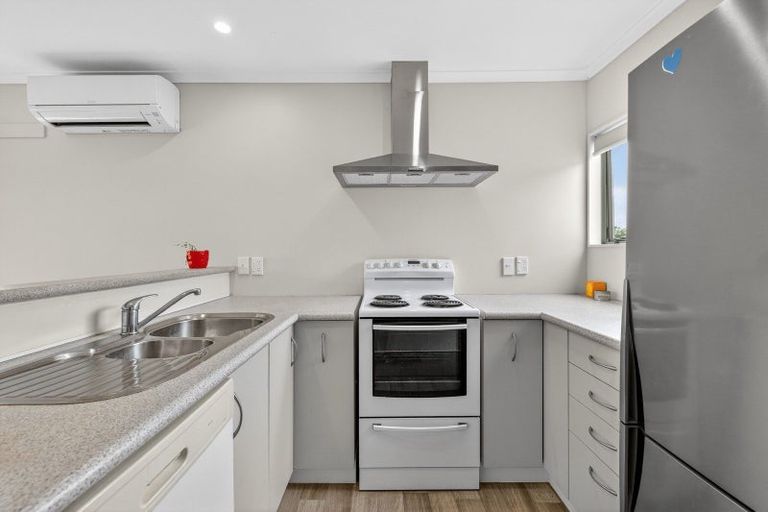 Photo of property in 104a Kingswood Road, Brookfield, Tauranga, 3110