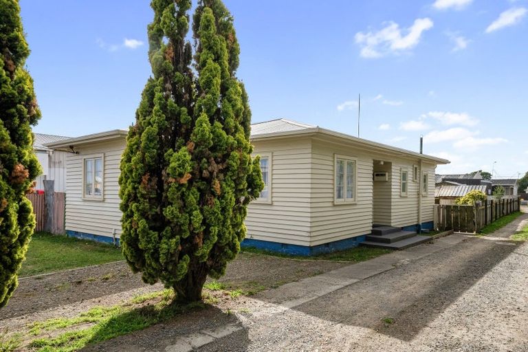 Photo of property in 12 Hokio Beach Road, Levin, 5510