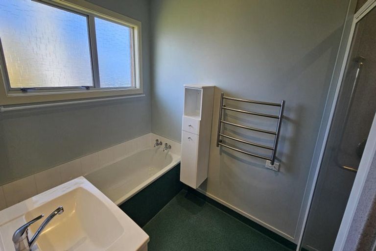 Photo of property in 14 Truby King Street, Merrilands, New Plymouth, 4312