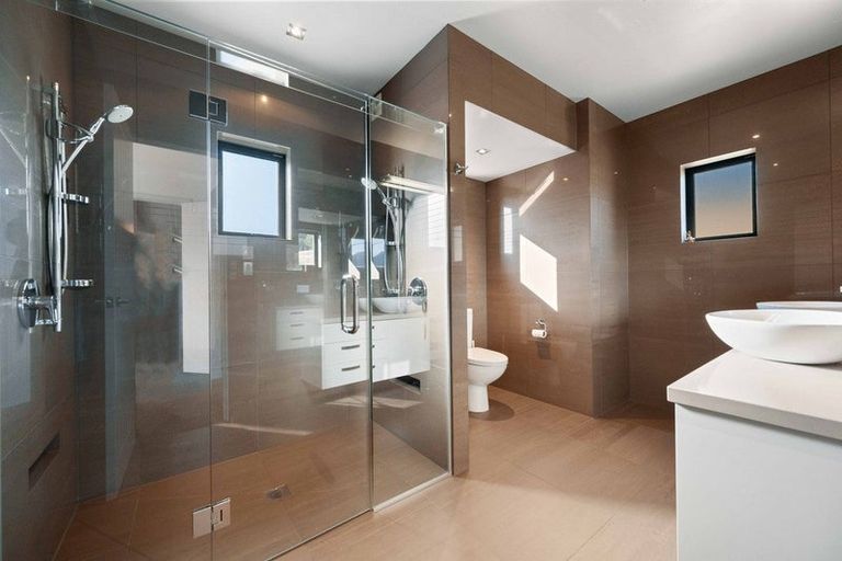 Photo of property in 50 Forest Heights, Wanaka, 9305