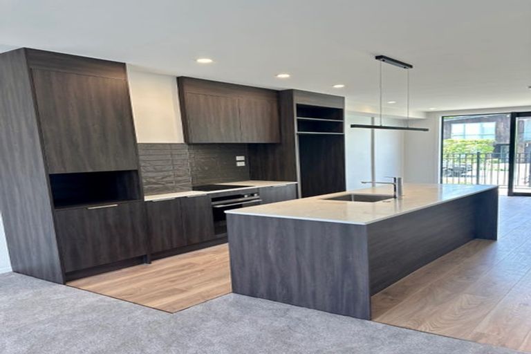 Photo of property in 10/19 Windlass Street, Long Bay, Auckland, 0630