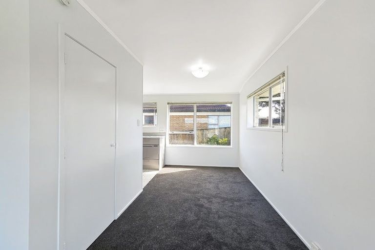 Photo of property in 1/79 Prince Regent Drive, Half Moon Bay, Auckland, 2012