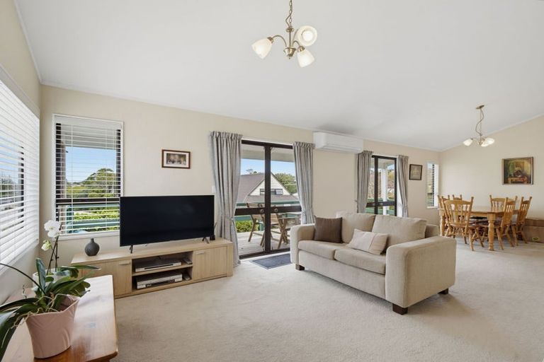 Photo of property in 42 Polkinghorne Drive, Manly, Whangaparaoa, 0930