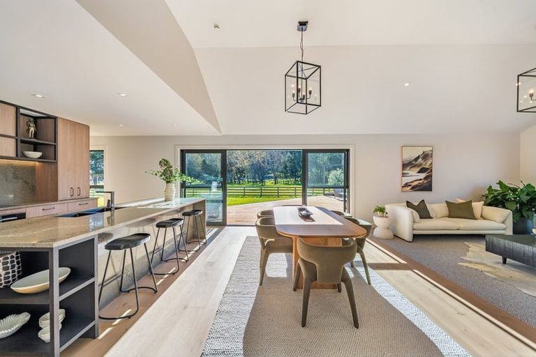 Photo of property in 405a Paekakariki Hill Road, Paekakariki Hill, Porirua, 5381