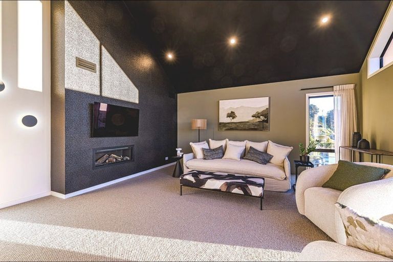Photo of property in 37 Ruapehu Street, Paraparaumu, 5032