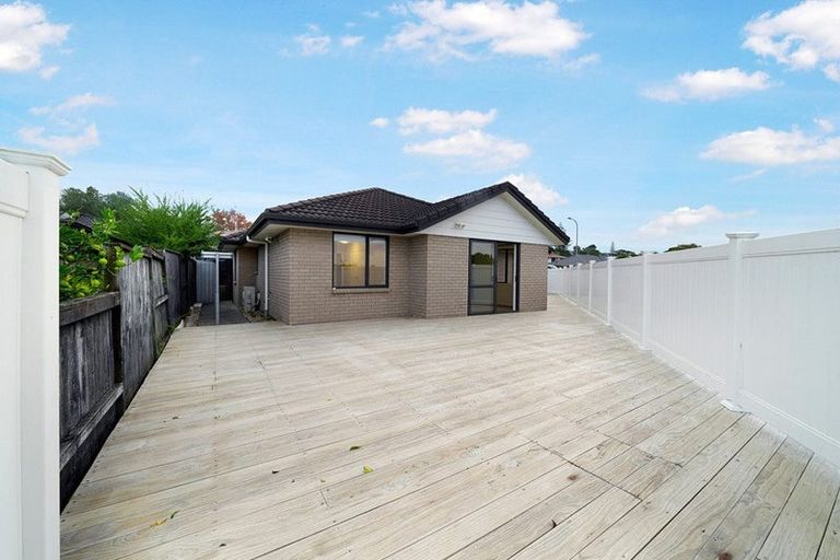 Photo of property in 7 Anna Lane, Glen Eden, Auckland, 0602