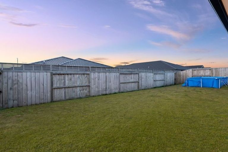 Photo of property in 15 Kotiate Street, Papamoa Beach, Papamoa, 3118