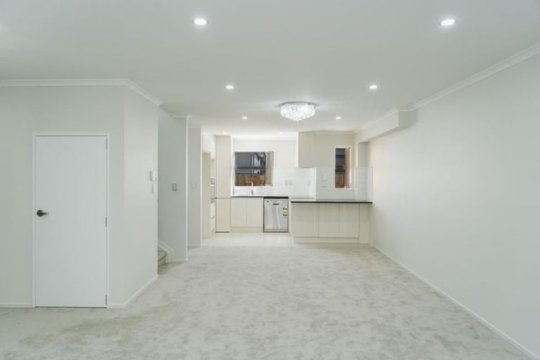 Photo of property in 79c Russell Road, Manurewa, Auckland, 2102