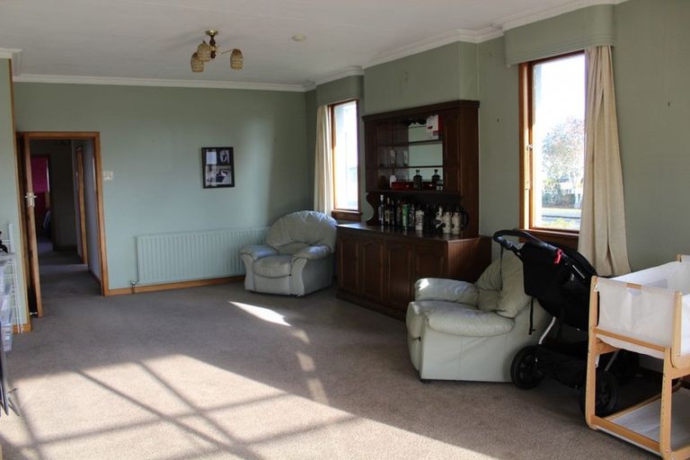 Photo of property in 32 Mary Street, Winton, 9720