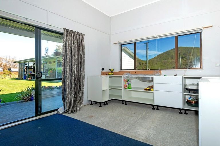 Photo of property in 31 Uawa Parade, Tolaga Bay, 4077