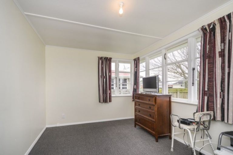 Photo of property in 8 Brighton Crescent, Highbury, Palmerston North, 4412