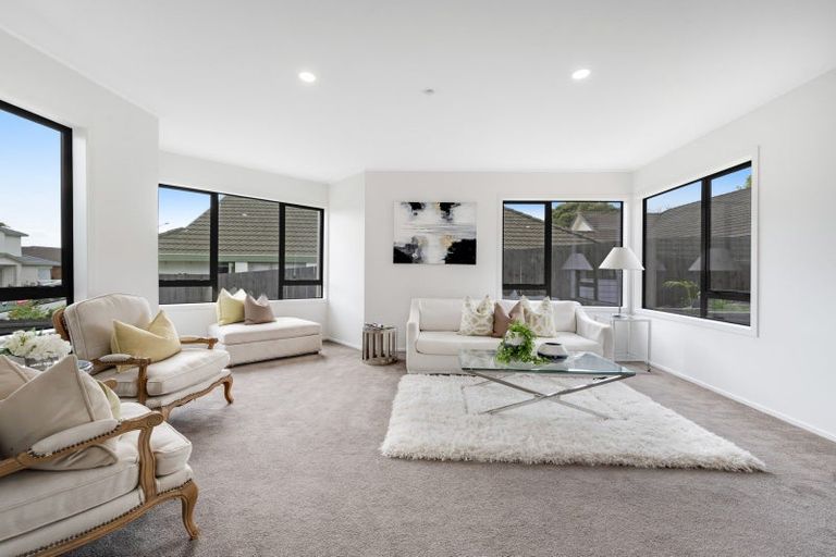 Photo of property in 32 Ambleside Drive, Northpark, Auckland, 2013