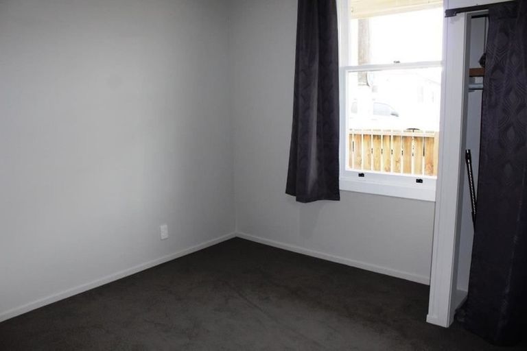 Photo of property in 52 Wesley Street, South Dunedin, Dunedin, 9012