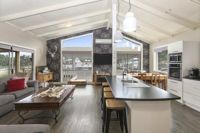 Photo of property in 47 Cumberland Street, Merrilands, New Plymouth, 4312