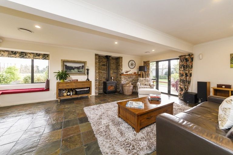 Photo of property in 84 Oroua Road, Kairanga, Palmerston North, 4475