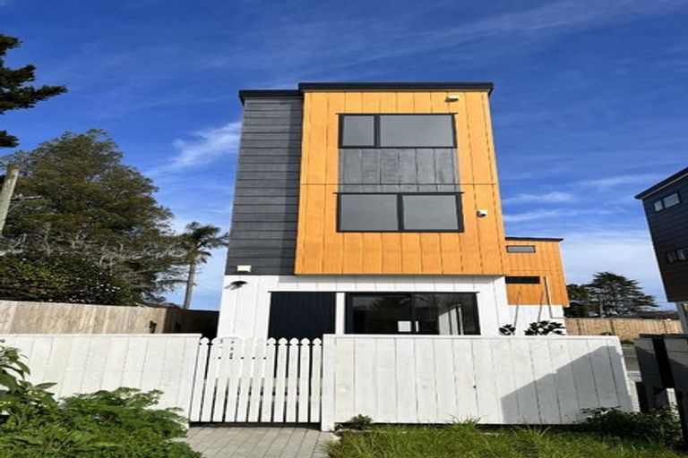 Photo of property in 6/54 Swanson Road, Henderson, Auckland, 0610