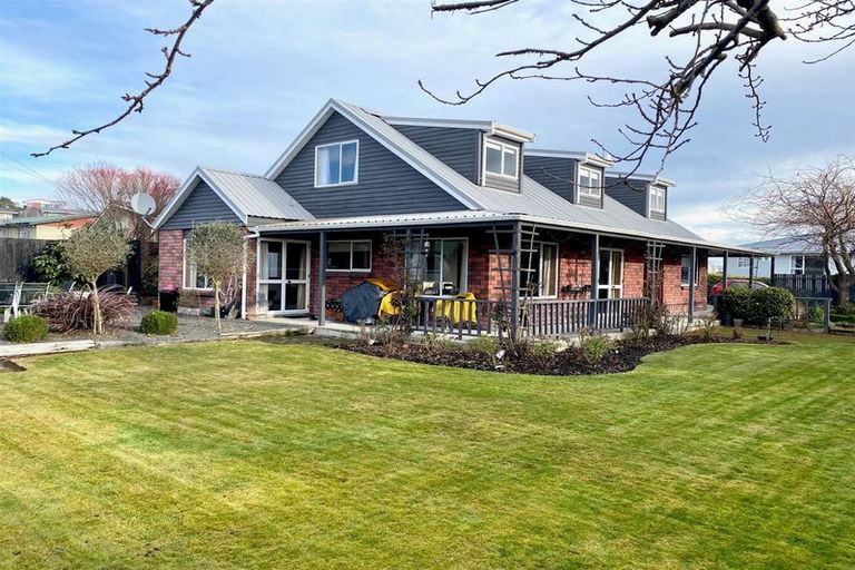 Photo of property in 12 Henley Drive, Balclutha, 9230