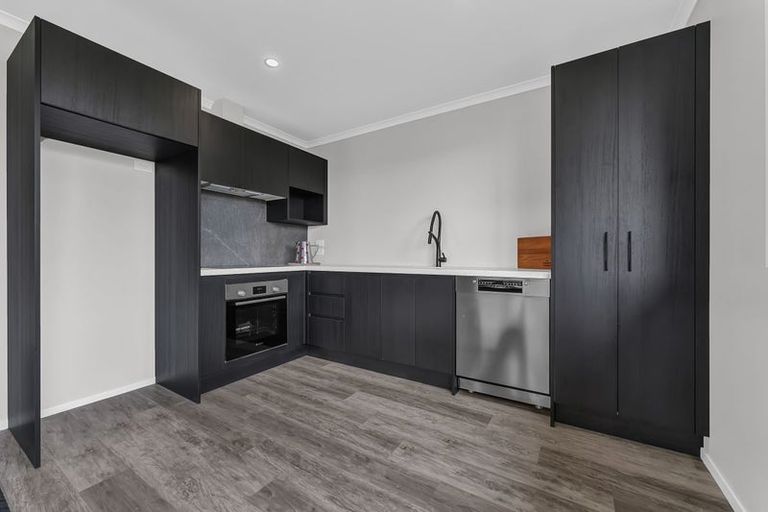 Photo of property in 2 Paapaka Way, Waiuku, 2123