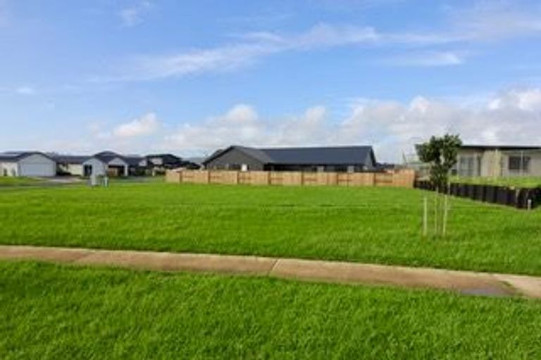 Photo of property in 19 Ngaroma Crescent, Whitianga, 3510