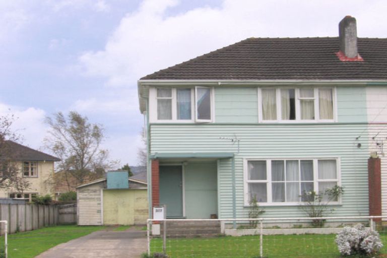 Photo of property in 327 Oxford Terrace, Avalon, Lower Hutt, 5011