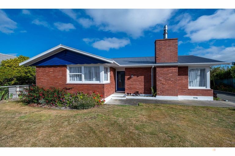 Photo of property in 24 Rhodes Street, Waimate, 7924