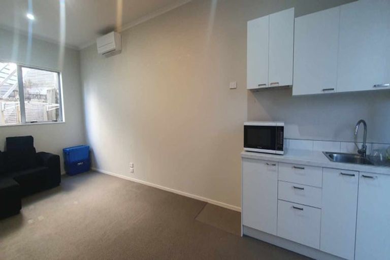 Photo of property in 11c Nimstedt Avenue, Oteha, Auckland, 0632