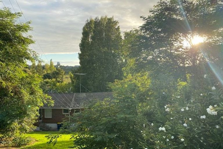 Photo of property in 60-62 Exmouth Road, Northcote, Auckland, 0627