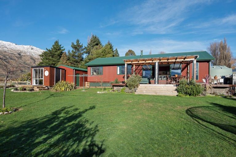 Photo of property in 2 Hector Close, Kingston, Athol, 9793