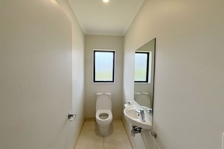 Photo of property in 11 Kaimanawa Road, Karaka, Papakura, 2113