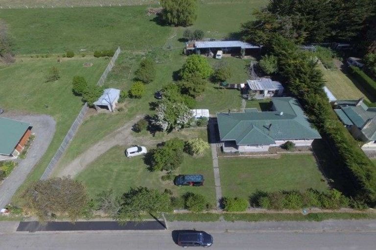 Photo of property in 37 Princes Street, Waikari, 7420
