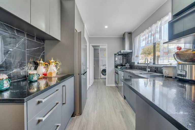 Photo of property in 7 Frobisher Way, Clendon Park, Auckland, 2103