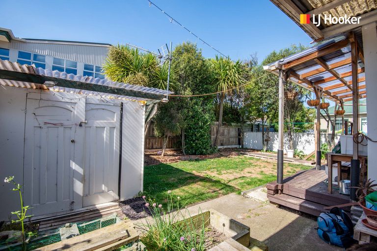 Photo of property in 141 Richardson Street, Saint Clair, Dunedin, 9012