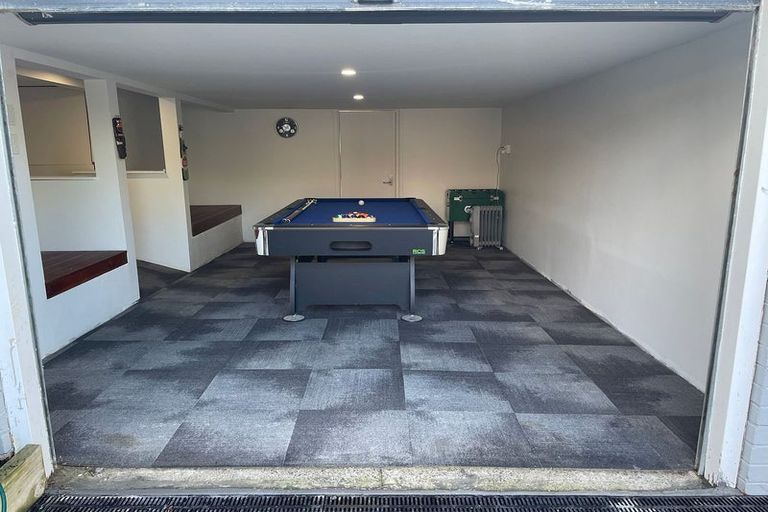 Photo of property in 30 Taupo Street, Green Bay, Auckland, 0604