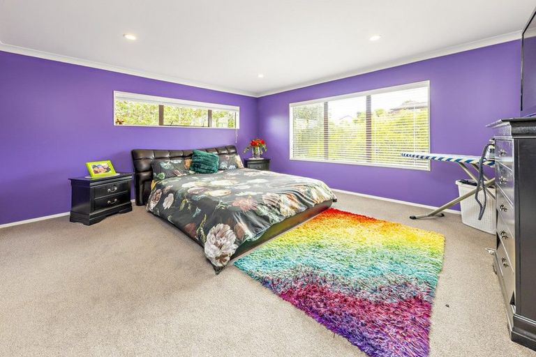 Photo of property in 9 Pistachio Place, Goodwood Heights, Auckland, 2105