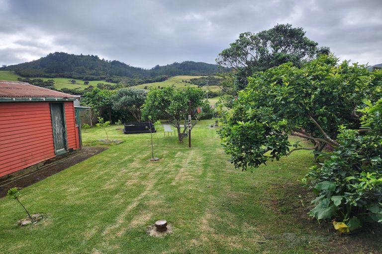 Photo of property in 60 Carey Road, Port Charles, Coromandel, 3584