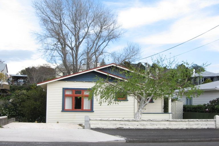 Photo of property in 3 Gaine Street, New Plymouth, 4310