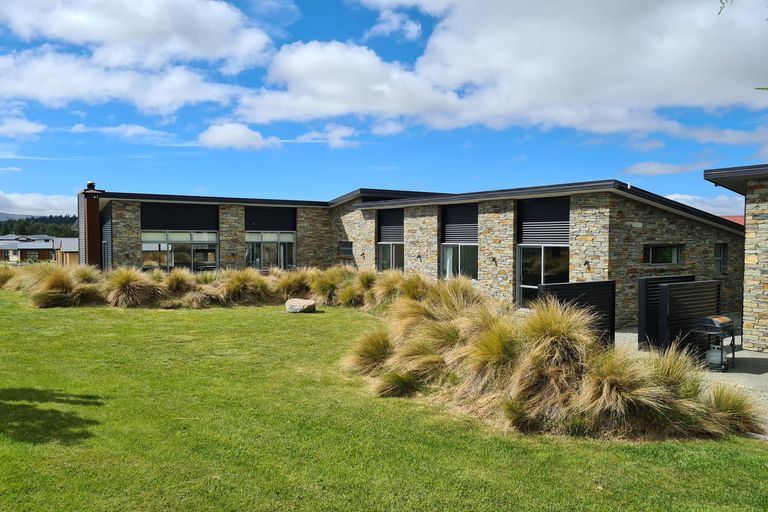 Photo of property in 14 Andrew Don Drive, Lake Tekapo, 7999