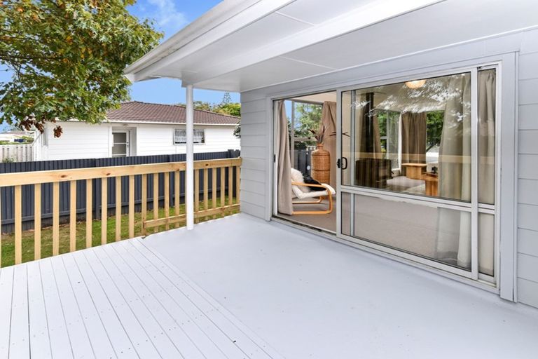 Photo of property in 12 Bedlington Avenue, Manurewa, Auckland, 2102