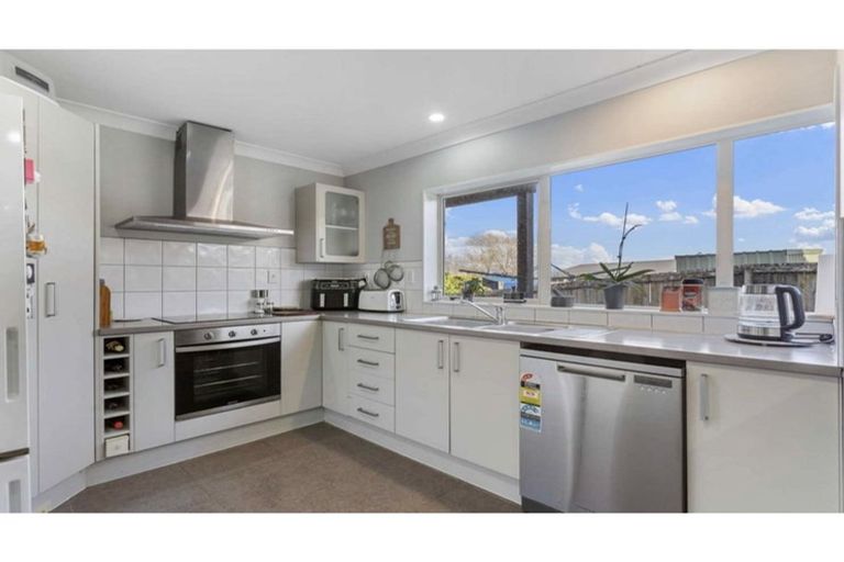 Photo of property in 8a Grassways Avenue, Pakuranga, Auckland, 2010