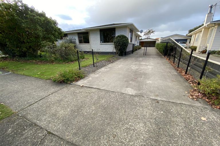 Photo of property in 8/8a Featherston Street, Levin, 5510