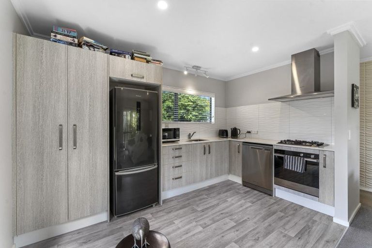 Photo of property in 175 Te Moana Road, Waikanae, 5036