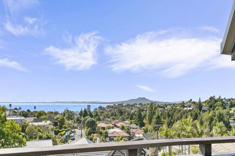 Photo of property in 1/35 Channel View Road, Campbells Bay, Auckland, 0630
