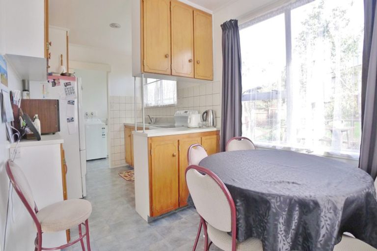 Photo of property in 12 Claverdon Drive, Massey, Auckland, 0614