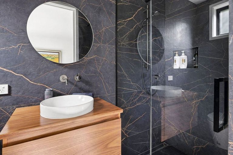 Photo of property in 4 Takahe Lane, Wanaka, 9305