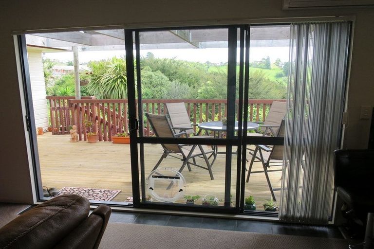 Photo of property in 17 Maddison Place, Welcome Bay, Tauranga, 3112