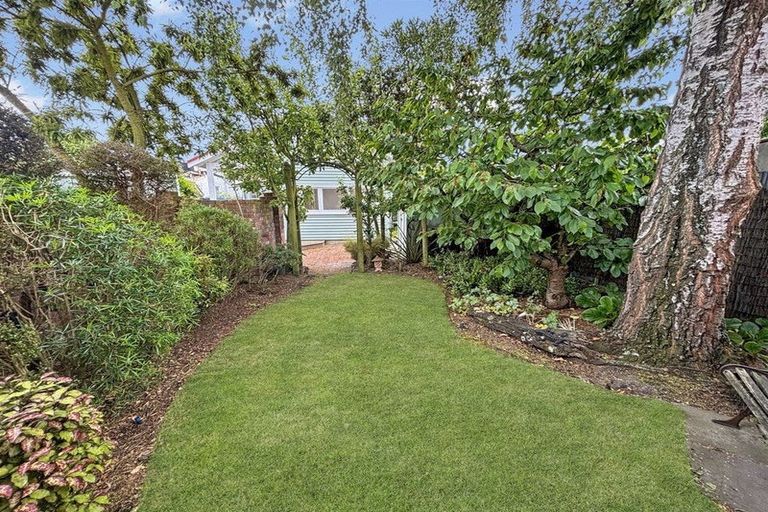 Photo of property in 16 Hastings Street West, Sydenham, Christchurch, 8023