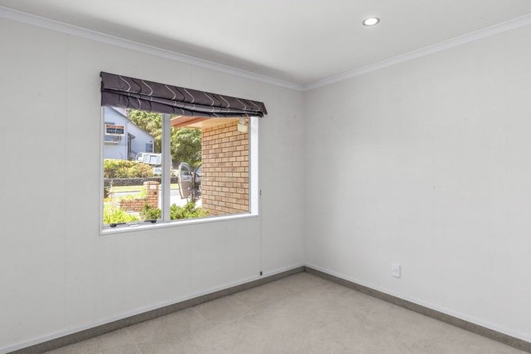 Photo of property in 3 Tironui Terrace, Western Heights, Hamilton, 3200