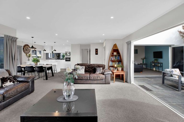 Photo of property in 3 Ledger Lane, Mount Pleasant, Christchurch, 8081