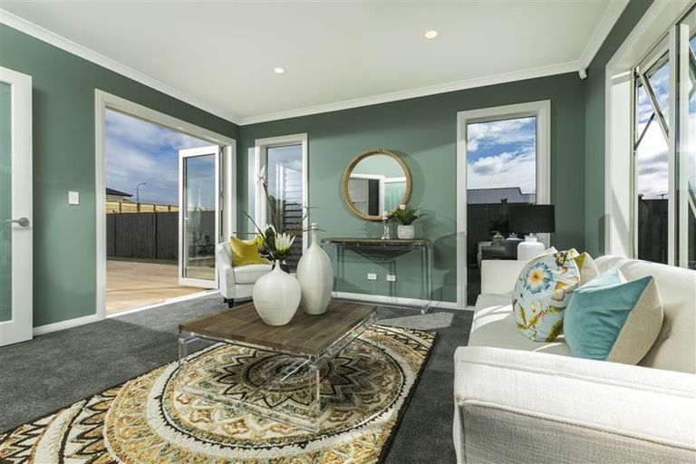 Photo of property in 21 Bellamont Street, Kumeu, 0810